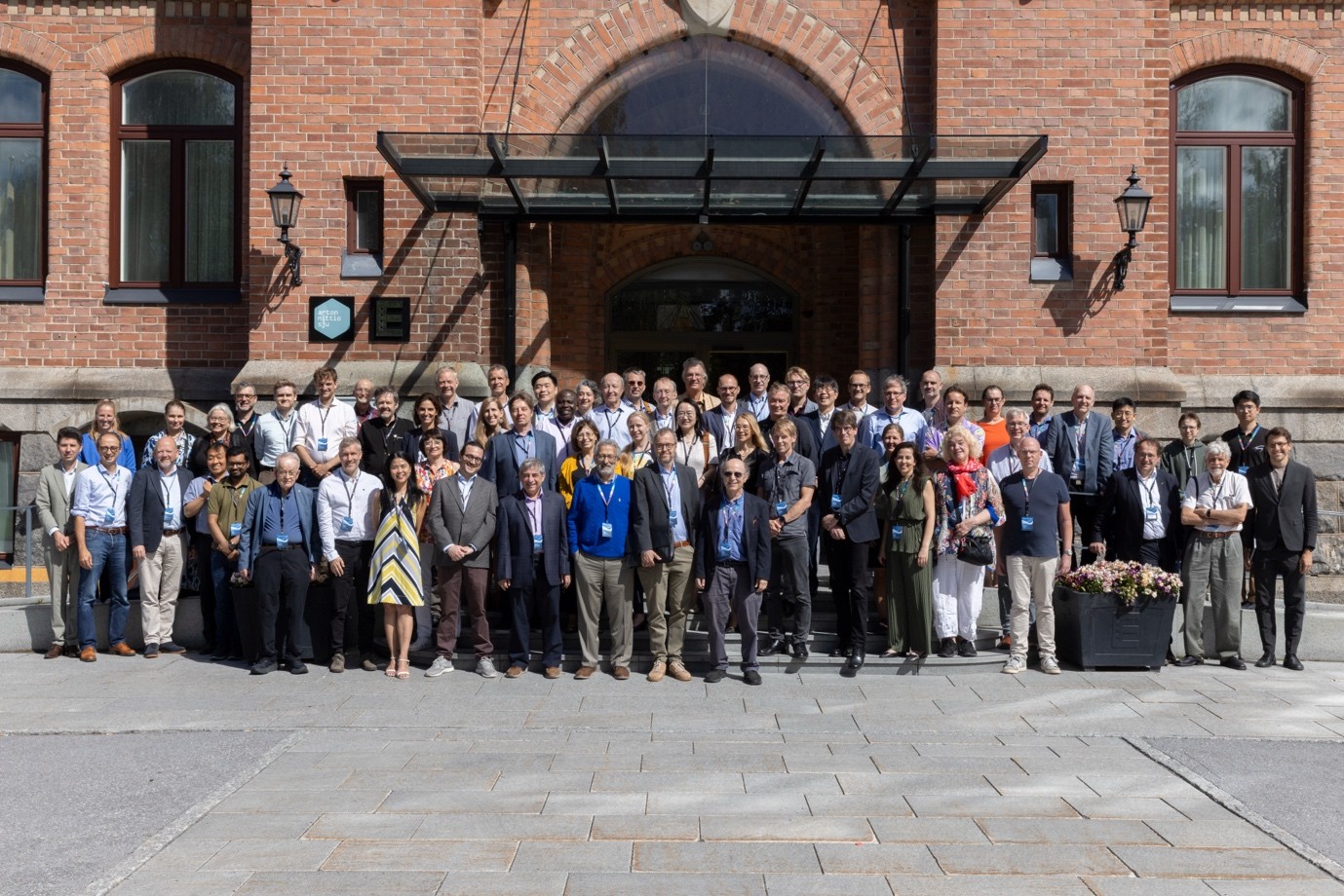 Participants from the Nobel Committee of Physics and the Royal Swedish Academy of Sciences (Physics Class) and speakers from all around the world gathered in Umeå for the Nobel Symposium on metamaterials science and technology.