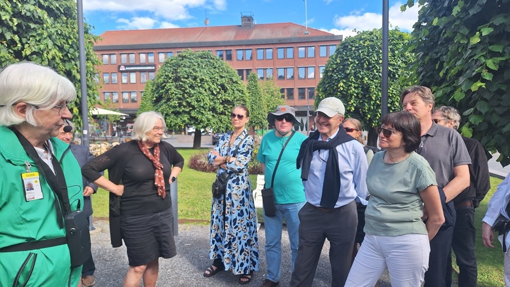 Scientific discussions continued beyond the lecture hall, creating space for informal exchanges and new collaborations. Here a moment during the city tour and our little adventure at Curiosum science centre.